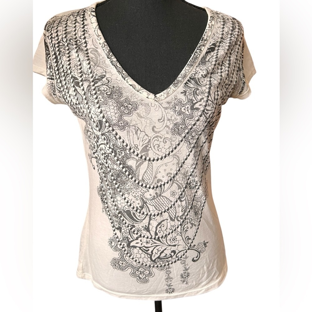 Simply Irresistible Fashion Tee - Picture 3 of 5